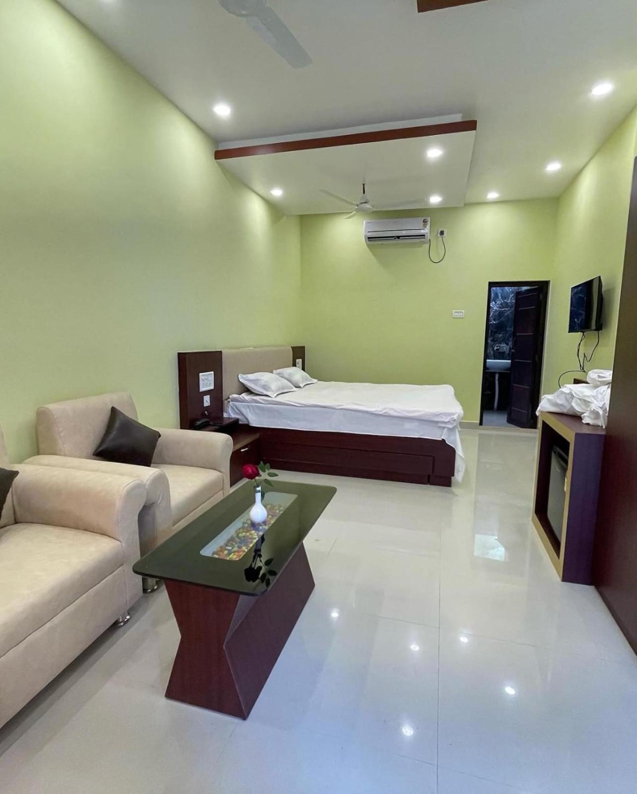 Golden View Resort And Restaurant Tajpur 外观 照片