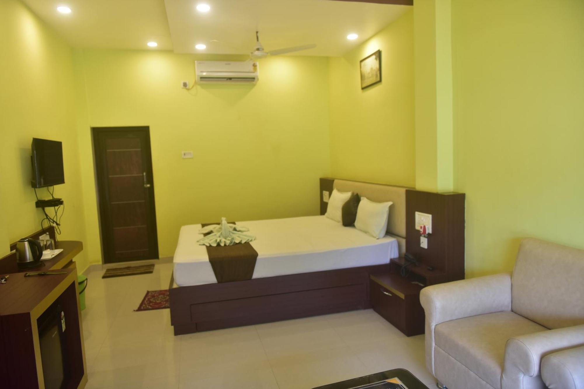 Golden View Resort And Restaurant Tajpur 外观 照片